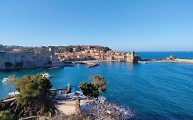 La perle de Collioure à 100 métres de la plage de sable fin avec piscine et parking